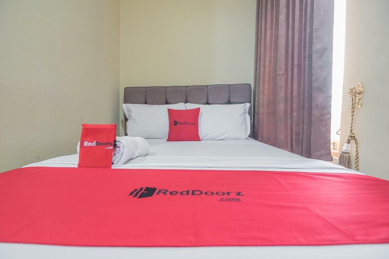 Reddoorz Plus Near Syamsudin Noor Airport 3 Banjarbaru Buitenkant foto
