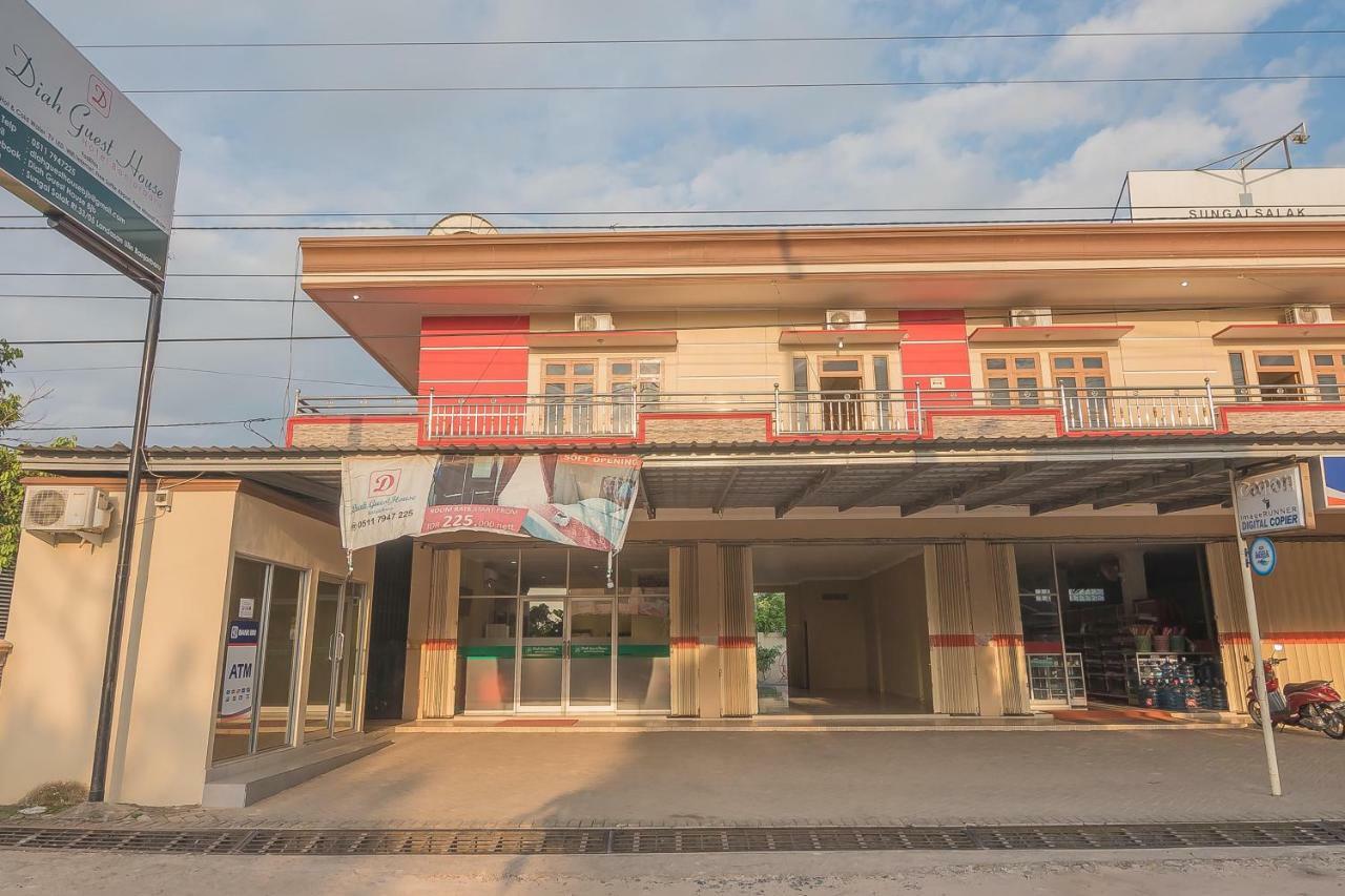 Reddoorz Plus Near Syamsudin Noor Airport 3 Banjarbaru Buitenkant foto